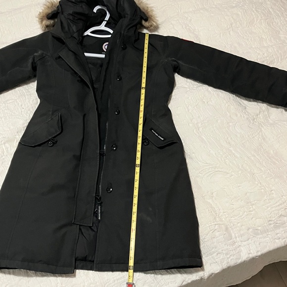Canada Goose Youth Brittania Parka. Youth XL (18) . Fits like an XS woman - Picture 15 of 15